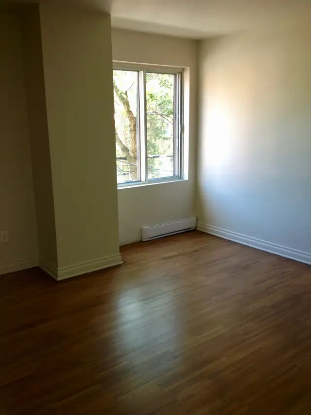 Guiker 1480 Boulevard PieIX, Montreal 122803