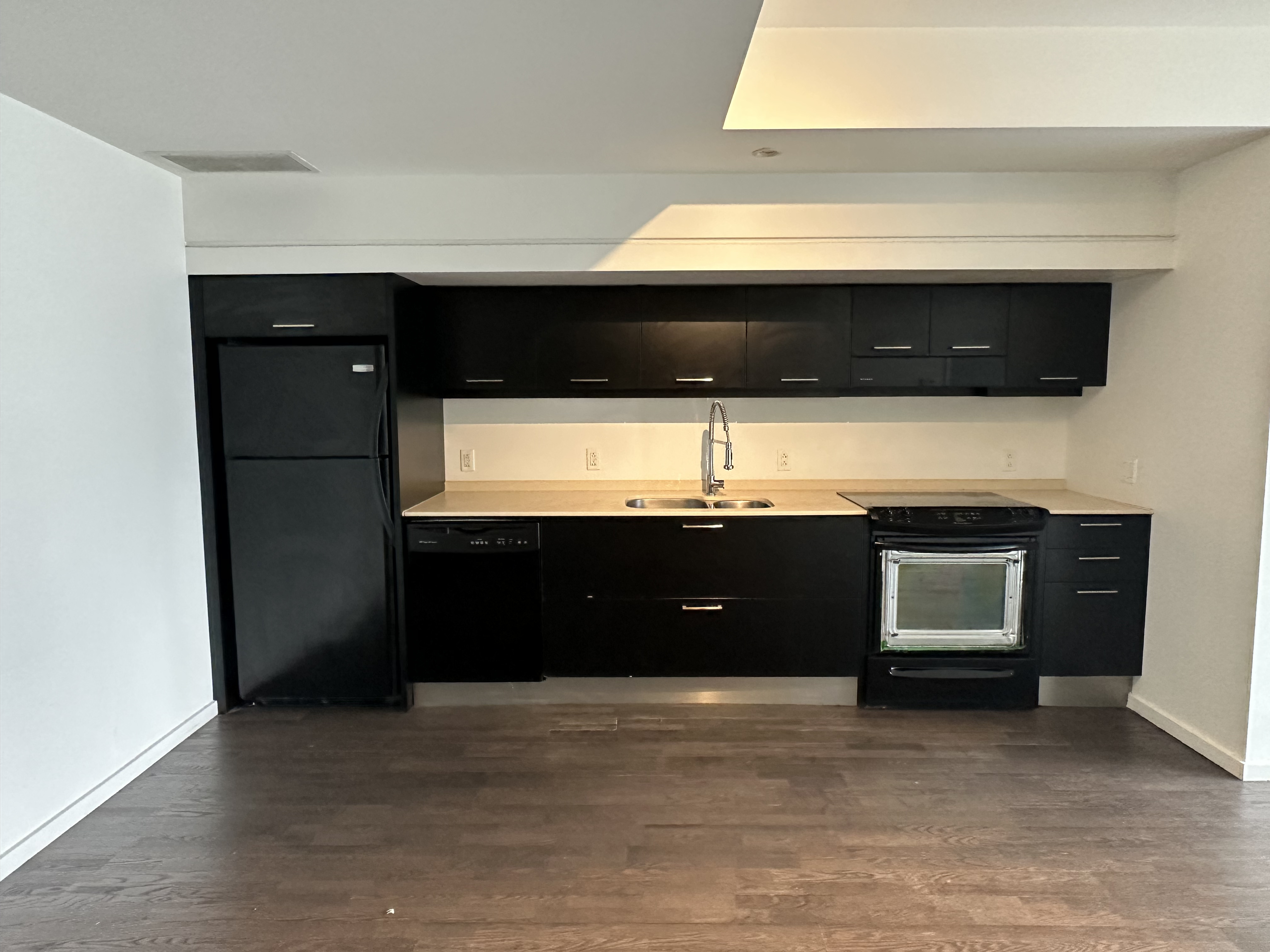 Guiker 350 Boulevard de Maisonneuve Ouest, Montreal 122914 Guiker 350 Boulevard de Maisonneuve Ouest, Montreal 122914