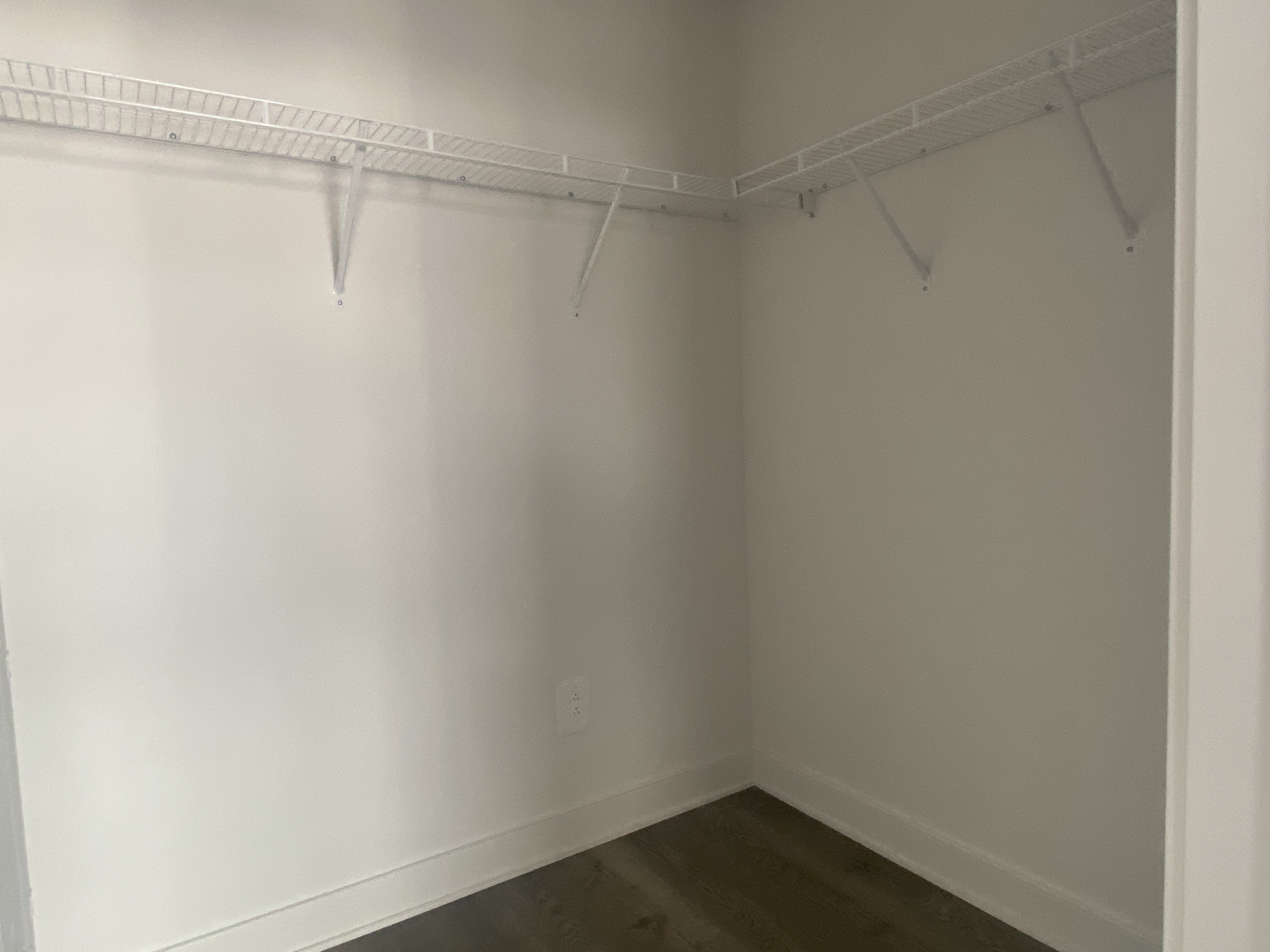 Guiker 1188 rue SaintAntoine Ouest, Montreal