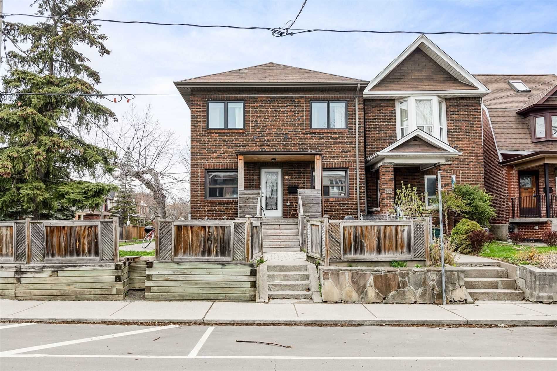 Guiker 466 Grace St, Toronto, ON M6G 3A9, CA 89544